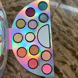 Too Faced life’s a festival palette